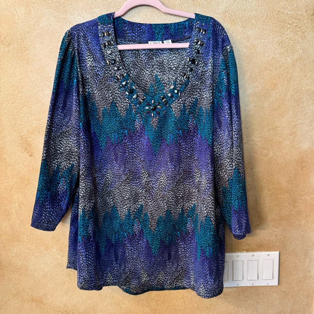 CATO WOMAN SIZE 22/24W MULTICOLOR 3/4 SLEEVE EMBELLISHED V-NECK TUNIC TOP
